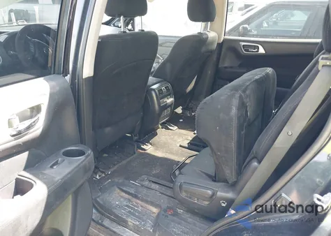 2016 Nissan Pathfinder S/Sv/Sl/Platinum z USA, uszkodzony, nr VIN 5N1AR2MN3GC617716